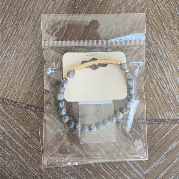 FAITH natural black stone stretch bracelet - Picture 5 of 6